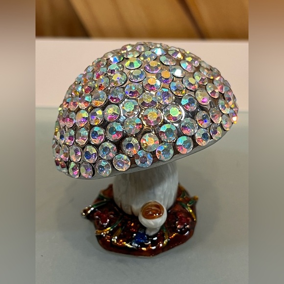 NEW Crystal Mushroom Trinket Box - Picture 2 of 5